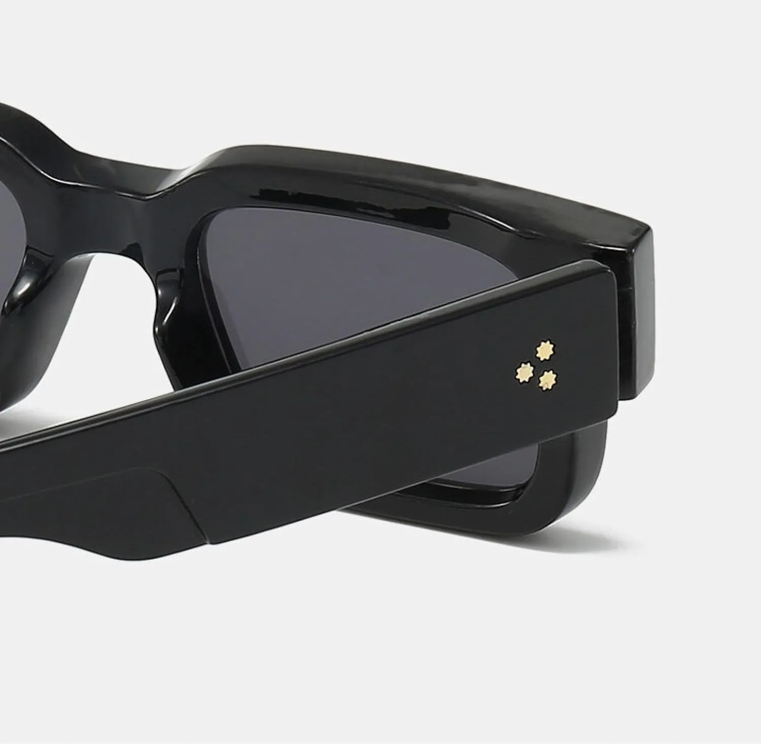Luxury Sunglasses for Women Vintage Rivet Men Fashion Outdoors Casual