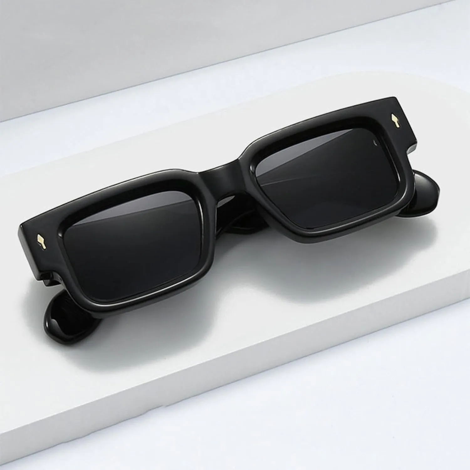 Luxury Sunglasses for Women Vintage Rivet Men Fashion Outdoors Casual