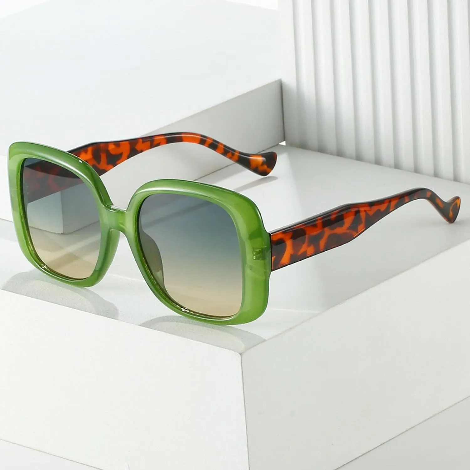 Sunglasses Women Vintage Fashion Glasses Green Leopard Shades Uv400 Luxury