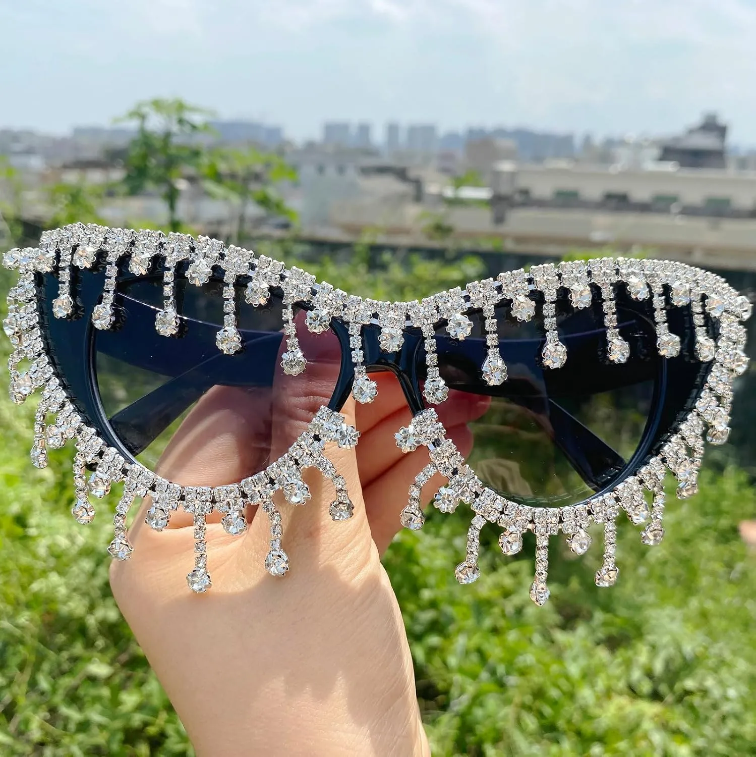 Vintage Cat Eye Tassel Rhinestones Sunglasses Women Crystal Tassels Sun Glasses Unique bling bling Diamond Eyeglasses